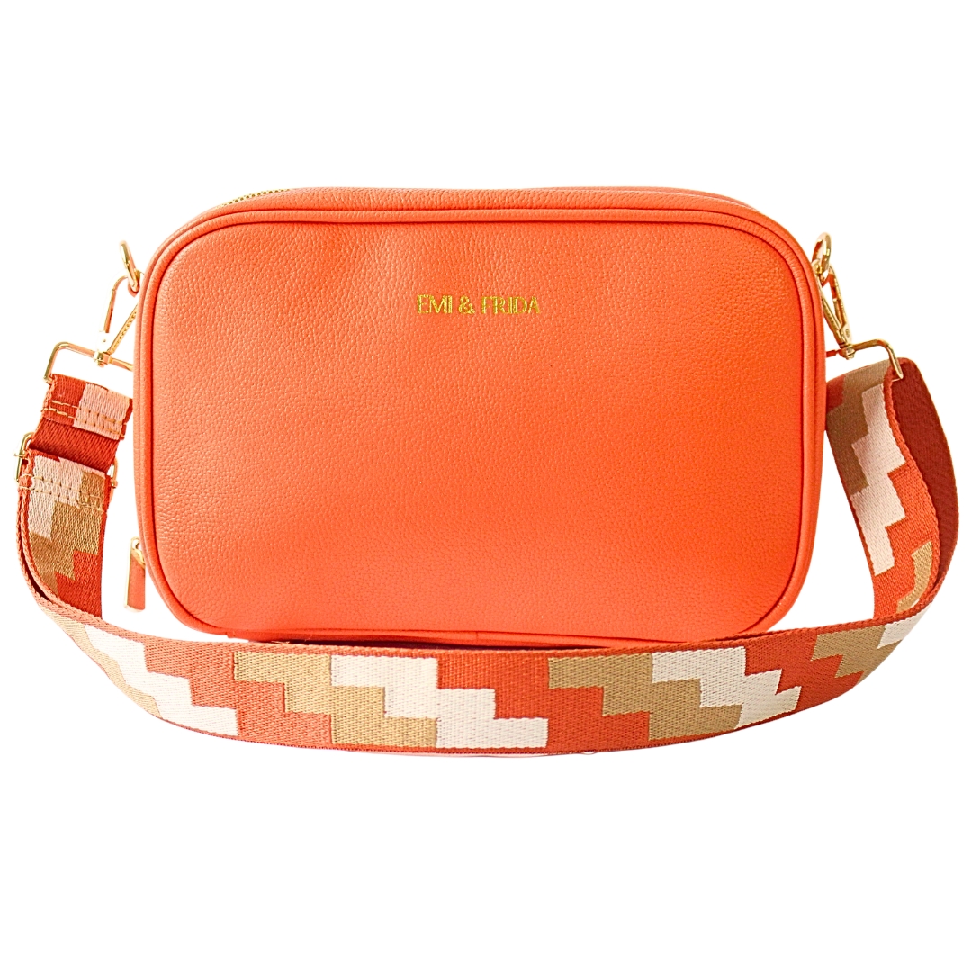 Leder Clutch orange Emi City Clutch aus 100 % echtem kolumbianischem Leder in orange, kompakt, elegant und vielseitig tragbar.